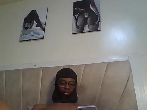 Snapshot of freakyboy255 chatting on 07-18-26, 03:38 freakyboy255 online show from 07-18-26, 03:38