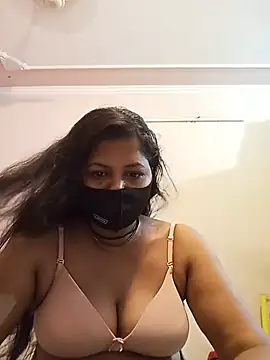Snapshot of Miss_kirtii chatting on 05-20-26, 04:51 Miss kirtii online show from 05-20-26, 04:51