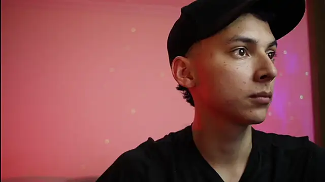 Snapshot of archi_love chatting on 02-06-26, 05:12 archi love online show from 02-06-26, 05:12