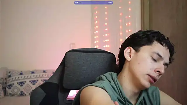 archi love online show from 04-25-26, 05:21