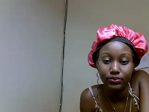 Snapshot of Pretty_kitty48 chatting on 06-17-26, 12:46 Pretty kitty48 online show from 06-17-26, 12:46