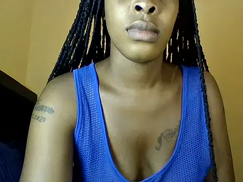 Snapshot of camila_lorah chatting on 06-11-26, 02:15 camila lorah online show from 06-11-26, 02:15