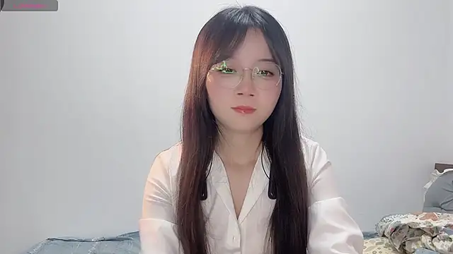 Snapshot of 77-Vicky chatting on 06-08-26, 01:28 77-Vicky online show from 06-08-26, 01:28