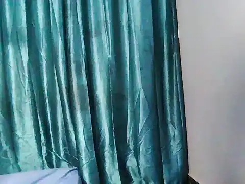 Snapshot of Afrikan_desire chatting on 06-18-26, 01:50 Afrikan desire online show from 06-18-26, 01:50
