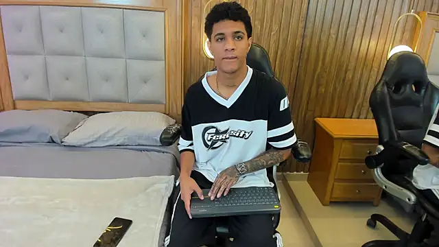 Snapshot of Mael_Jason chatting on 07-07-26, 11:03 Mael Jason online show from 07-07-26, 11:03