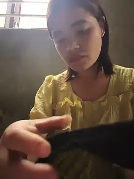 Snapshot of Emma-sin chatting on 06-04-26, 01:22 Emma-sin online show from 06-04-26, 01:22