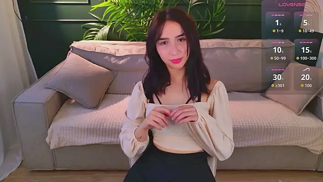 Snapshot of Baby_Miira chatting on 06-12-26, 06:45 Baby Miira online show from 06-12-26, 06:45