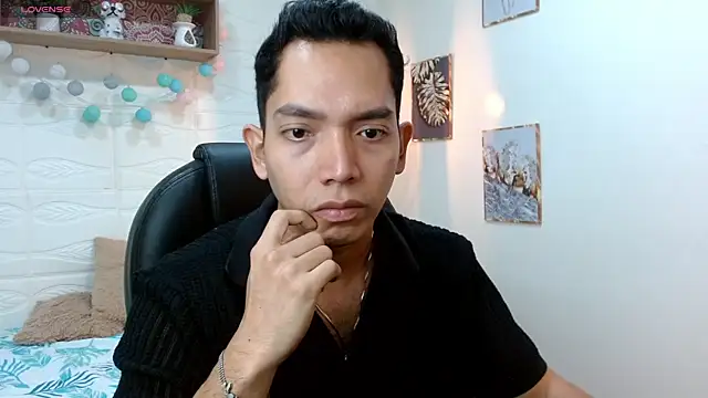 Snapshot of paul_cros chatting on 06-19-26, 11:25 paul cros online show from 06-19-26, 11:25