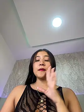 amara huxly online show from 06-11-26, 07:56