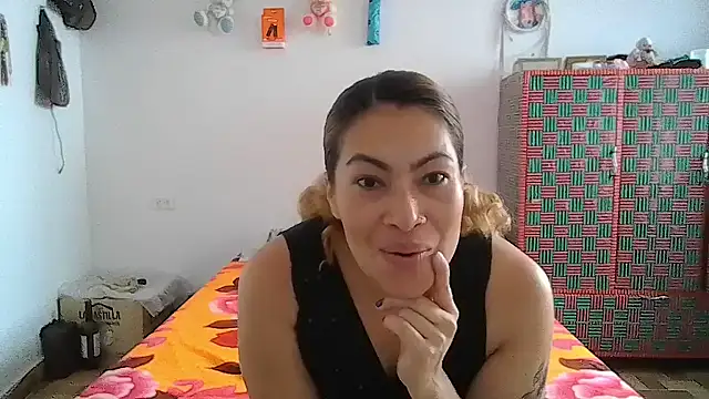 Snapshot of Layla-Astrum chatting on 06-03-26, 12:52 Layla-Astrum online show from 06-03-26, 12:52