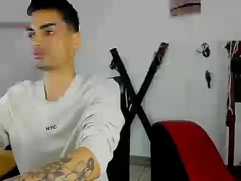 Snapshot of the_boy_liam chatting on 05-19-26, 06:20 the boy liam online show from 05-19-26, 06:20