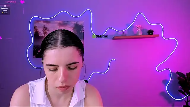 Snapshot of lyra_desire chatting on 05-25-26, 12:22 lyra desire online show from 05-25-26, 12:22