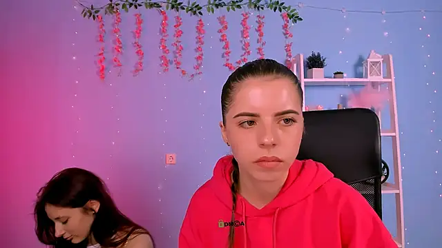 Snapshot of lyra_desire chatting on 06-17-26, 06:42 lyra desire online show from 06-17-26, 06:42
