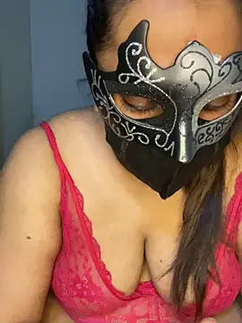 Snapshot of LioraWance chatting on 06-19-26, 01:48 LioraWance online show from 06-19-26, 01:48