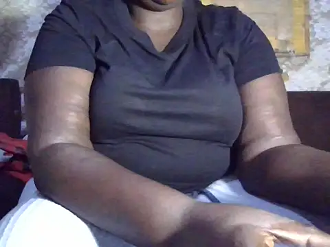 Snapshot of queenrosa3 chatting on 05-26-26, 10:11 queenrosa3 online show from 05-26-26, 10:11