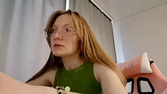 Snapshot of LauraTurber chatting on 05-22-26, 02:55 LauraTurber online show from 05-22-26, 02:55