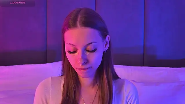 Snapshot of JulyOwens chatting on 06-12-26, 06:23 JulyOwens online show from 06-12-26, 06:23
