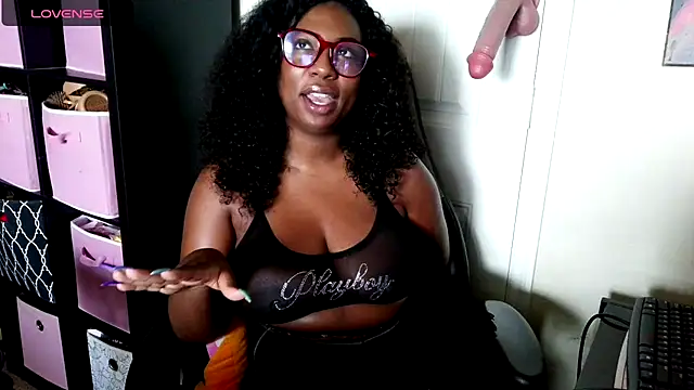 CyndyLouWho online show from 06-11-26, 05:55