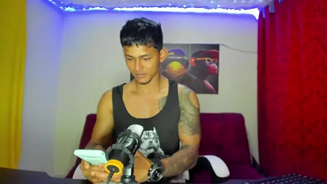 Snapshot of blakmishael chatting on 05-19-26, 08:26 blakmishael online show from 05-19-26, 08:26