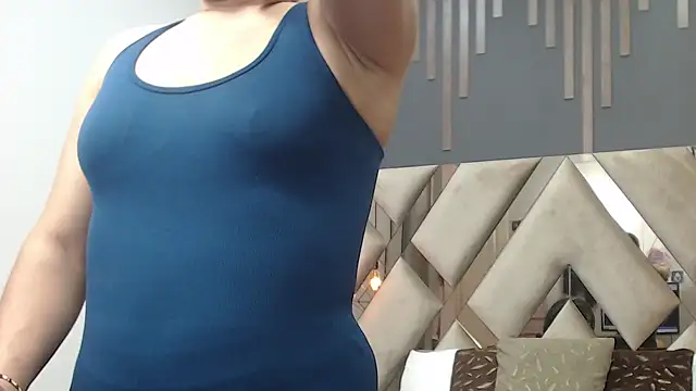 Snapshot of MartinaaFit chatting on 06-02-26, 11:56 MartinaaFit online show from 06-02-26, 11:56