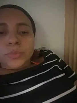 Snapshot of Becca_Clare chatting on 05-19-26, 11:22 Becca Clare online show from 05-19-26, 11:22