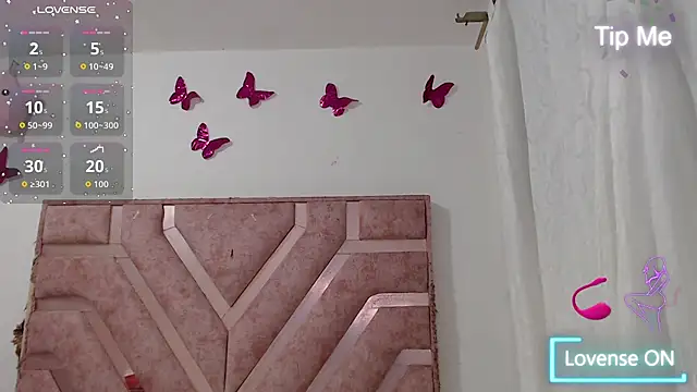 Snapshot of Angel-Hott_ chatting on 07-03-26, 04:41 Angel-Hott online show from 07-03-26, 04:41