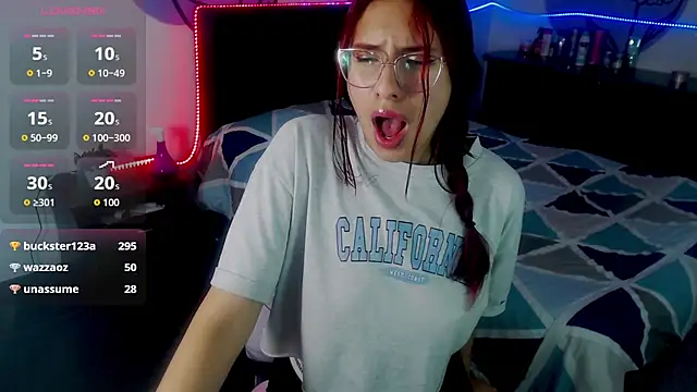 Snapshot of ashly_litlle chatting on 06-21-26, 08:17 ashly litlle online show from 06-21-26, 08:17