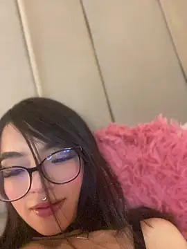Snapshot of barbie_gv chatting on 05-26-26, 08:05 barbie gv online show from 05-26-26, 08:05