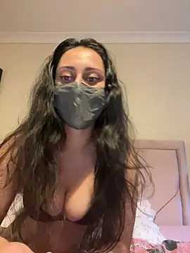 Snapshot of leila_salem chatting on 07-06-26, 08:00 leila salem online show from 07-06-26, 08:00