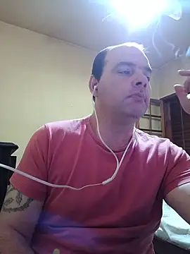 Snapshot of Safado700 chatting on 06-08-26, 02:45 Safado700 online show from 06-08-26, 02:45