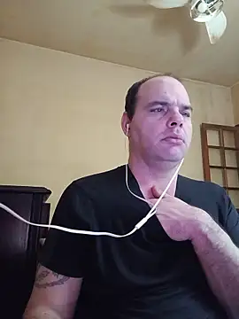 Snapshot of Safado700 chatting on 06-15-26, 02:25 Safado700 online show from 06-15-26, 02:25