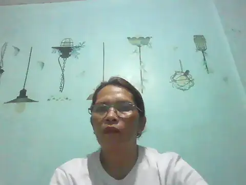 Snapshot of momshe2026 chatting on 06-16-26, 02:30 momshe2026 online show from 06-16-26, 02:30