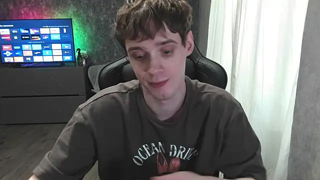 Snapshot of Gaarty chatting on 07-16-26, 03:12 Gaarty online show from 07-16-26, 03:12