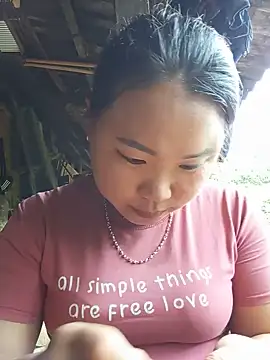 Snapshot of Lyvanmay- chatting on 07-17-26, 12:50 Lyvanmay- online show from 07-17-26, 12:50