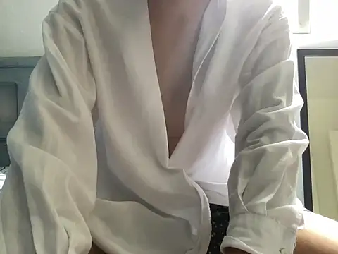 Snapshot of candyperfumeboy chatting on 05-23-26, 06:56 candyperfumeboy online show from 05-23-26, 06:56