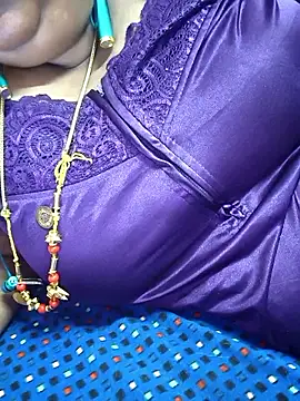 Snapshot of geetha431 chatting on 06-11-26, 05:55 geetha431 online show from 06-11-26, 05:55