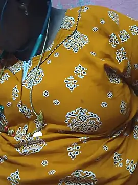 Snapshot of geetha431 chatting on 06-13-26, 07:01 geetha431 online show from 06-13-26, 07:01