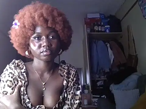 Snapshot of ChocolateCrush chatting on 05-20-26, 12:44 ChocolateCrush online show from 05-20-26, 12:44
