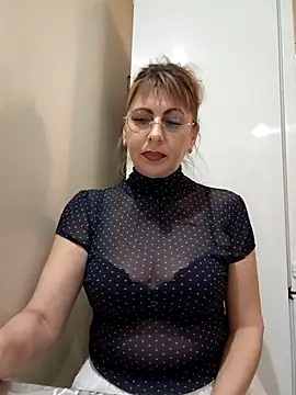 Snapshot of Kitty-MEOWW chatting on 06-04-26, 08:04 Kitty-MEOWW online show from 06-04-26, 08:04