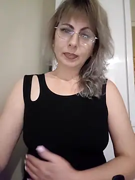Snapshot of Kitty-MEOWW chatting on 06-08-26, 10:21 Kitty-MEOWW online show from 06-08-26, 10:21