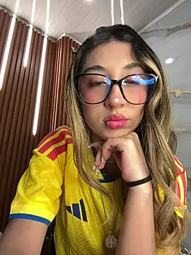 Snapshot of isa_sweet1_ chatting on 06-17-26, 11:23 isa sweet1 online show from 06-17-26, 11:23