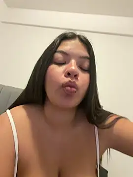 Snapshot of missxxmia chatting on 05-20-26, 08:48 missxxmia online show from 05-20-26, 08:48