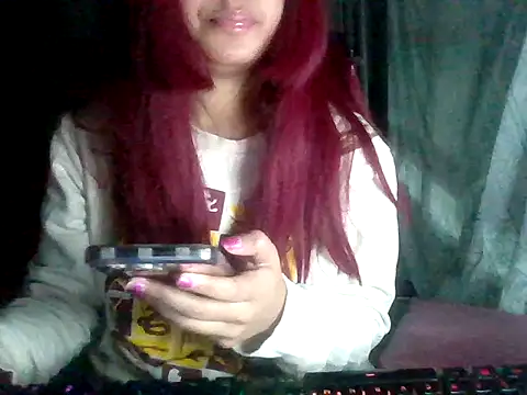 Snapshot of moraninha chatting on 06-18-26, 03:18 moraninha online show from 06-18-26, 03:18