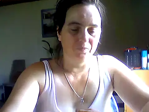 Snapshot of AniaCool77 chatting on 06-18-26, 09:14 AniaCool77 online show from 06-18-26, 09:14
