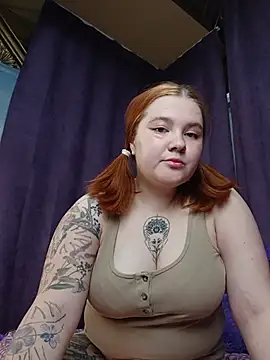 Snapshot of Triss_V chatting on 05-25-26, 12:05 Triss V online show from 05-25-26, 12:05