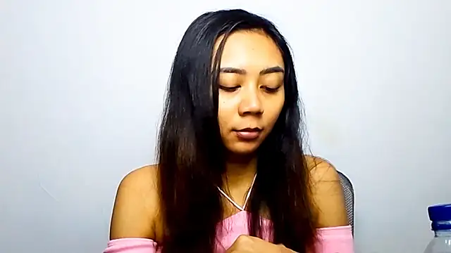 Snapshot of KristieOrtmann chatting on 06-16-26, 06:16 KristieOrtmann online show from 06-16-26, 06:16
