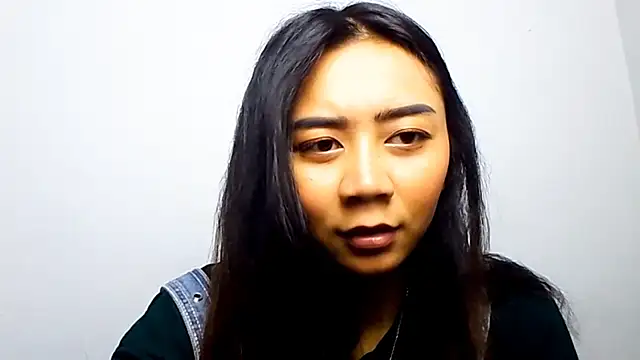 Snapshot of KristieOrtmann chatting on 06-19-26, 06:29 KristieOrtmann online show from 06-19-26, 06:29