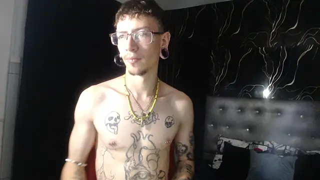 Snapshot of Ryan_Owenss chatting on 06-11-26, 03:26 Ryan Owenss online show from 06-11-26, 03:26