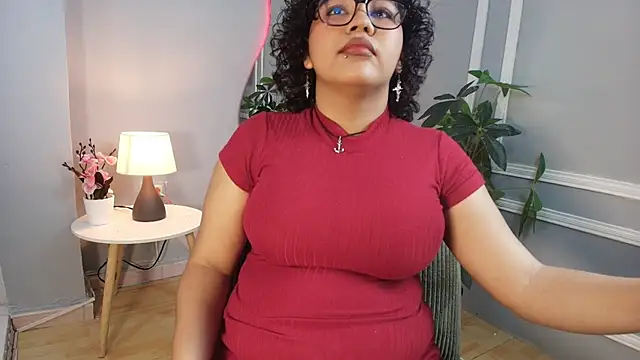 Snapshot of Kristal_donne chatting on 06-17-26, 12:07 Kristal donne online show from 06-17-26, 12:07