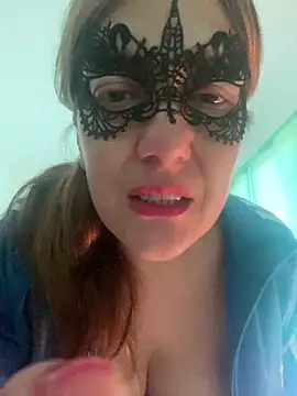 Snapshot of lulupiecitosamor chatting on 06-12-26, 11:53 lulupiecitosamor online show from 06-12-26, 11:53
